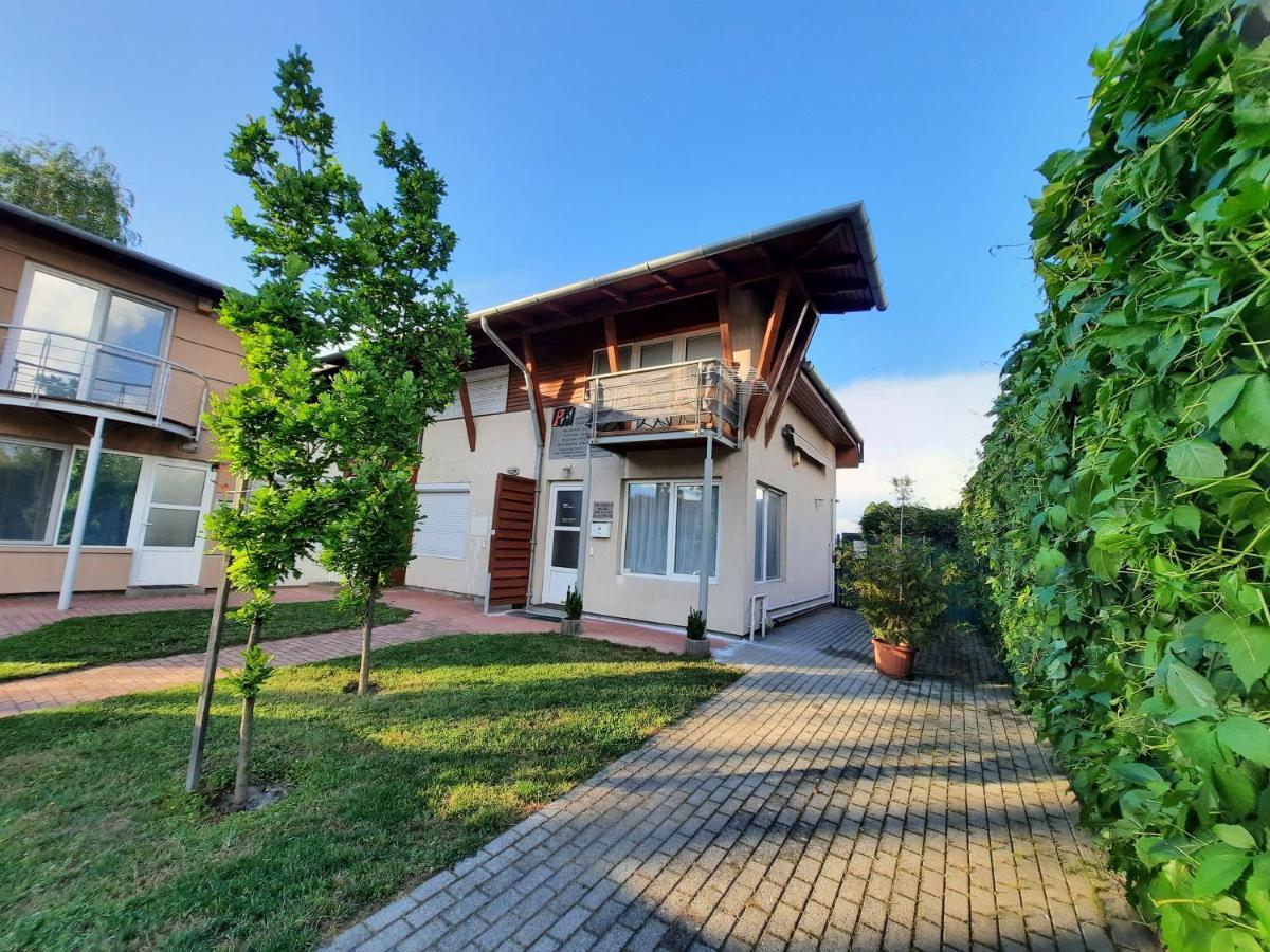 Foki Apartman Apartamento Siófok Exterior foto